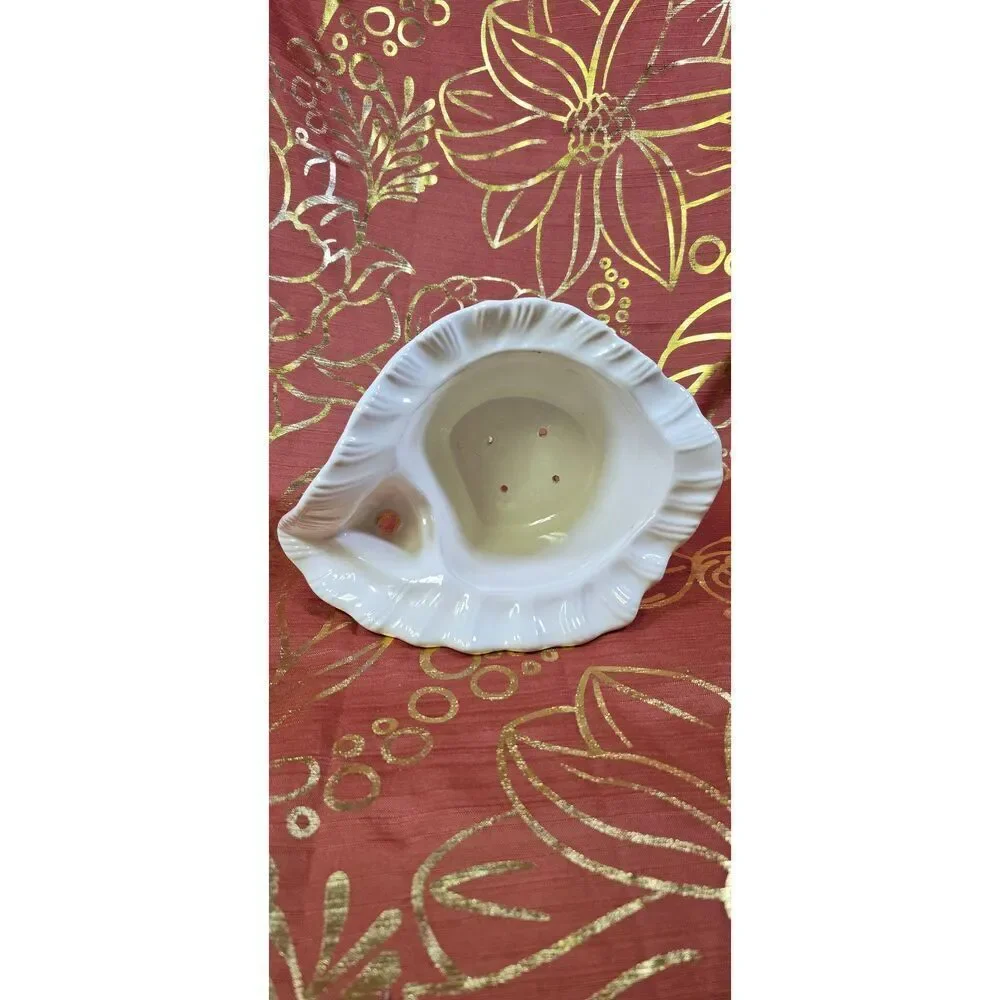 Atlantic Mold Self Watering Shell Planter